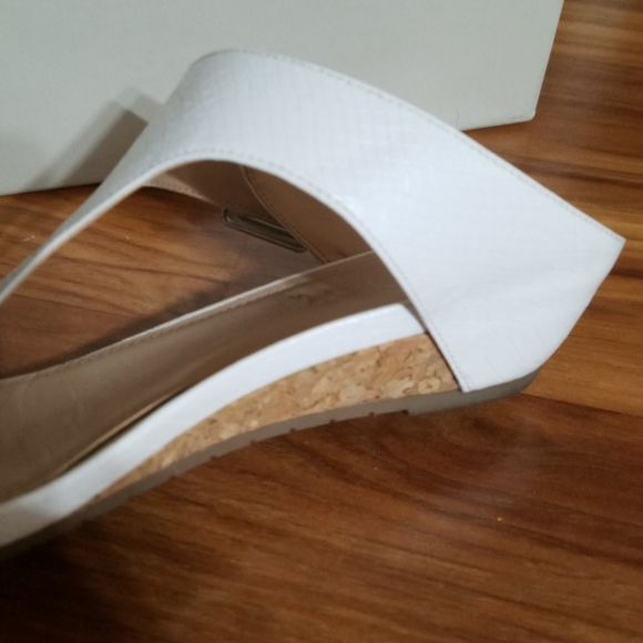 Sandals - Picture 4 of 4